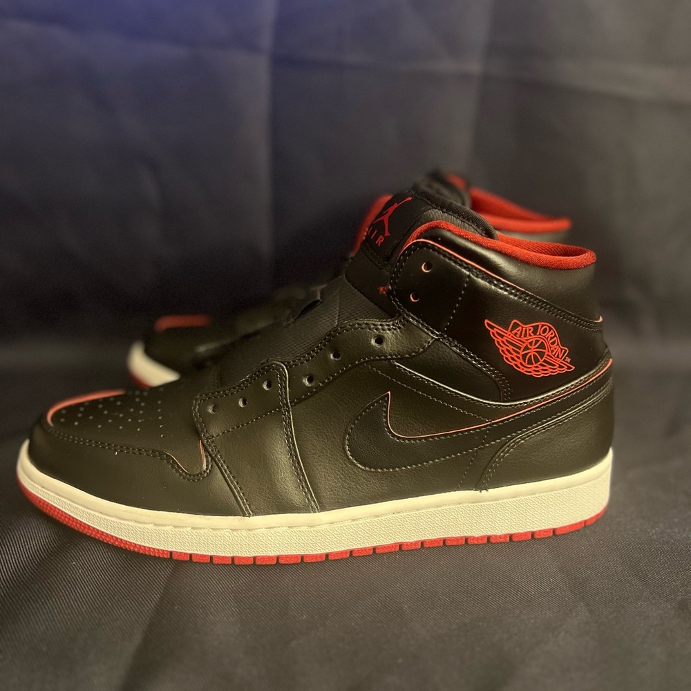 Jordan 1 mid size 11